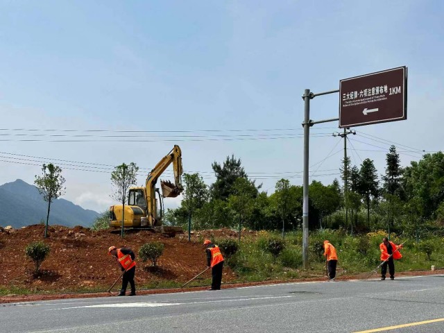 KK体育桂东县公路建设养护中心：积极推进干线公路绿化提质(图1)