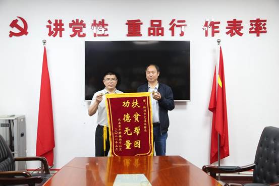说明: 说明: 273A7716