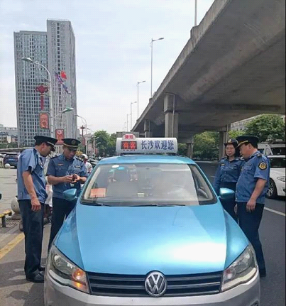 无证异地巡游出租车在长运营?严查(图)