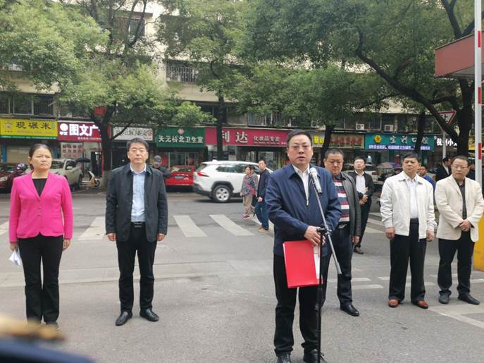 说明: b87030f35ea891292409365937bfb85