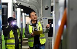 说明: 说明: 守夜人8