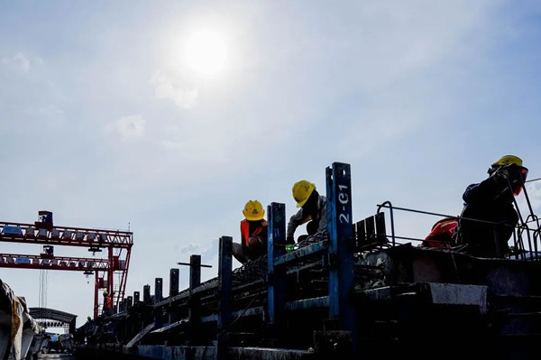 衡永、永零高速全力确保夏季高温施工安全